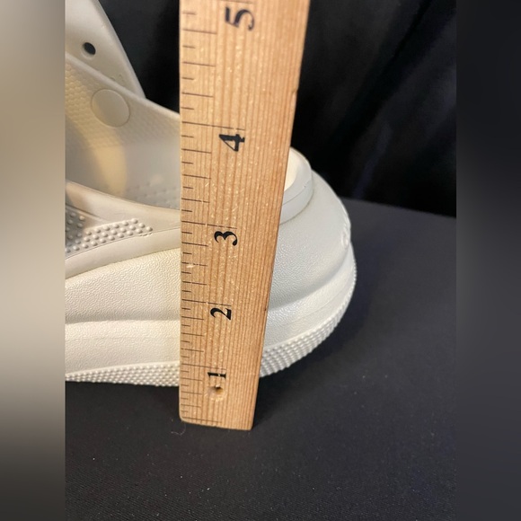 Crocs Classic Crush Slip-on Platform Clog - Bone Beige - Women’s 8 - Picture 9 of 9